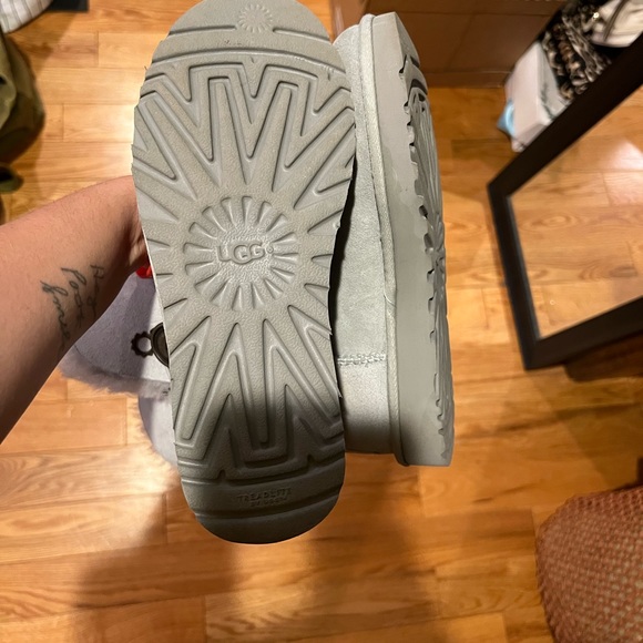 Gray UGGS - Picture 11 of 13